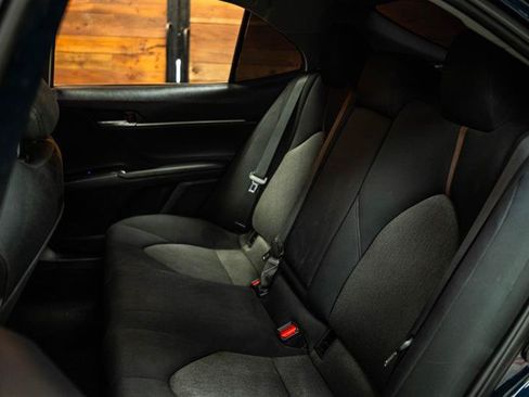 Used 2018 Toyota Camry LE FWD image 10
