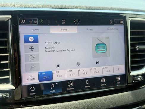 Used 2025 Chrysler Pacifica Select FWD image 11