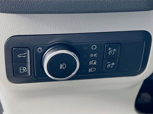 New 2025 Ford Escape SE w/ PHEV Premium Package image 19