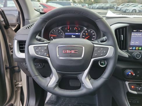 Used 2023 GMC Terrain SLT w/ Elevation Edition image 19