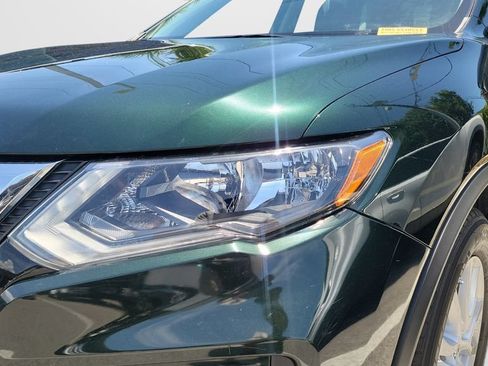 Used 2018 Nissan Rogue SV w/ Premium Package FWD image 6