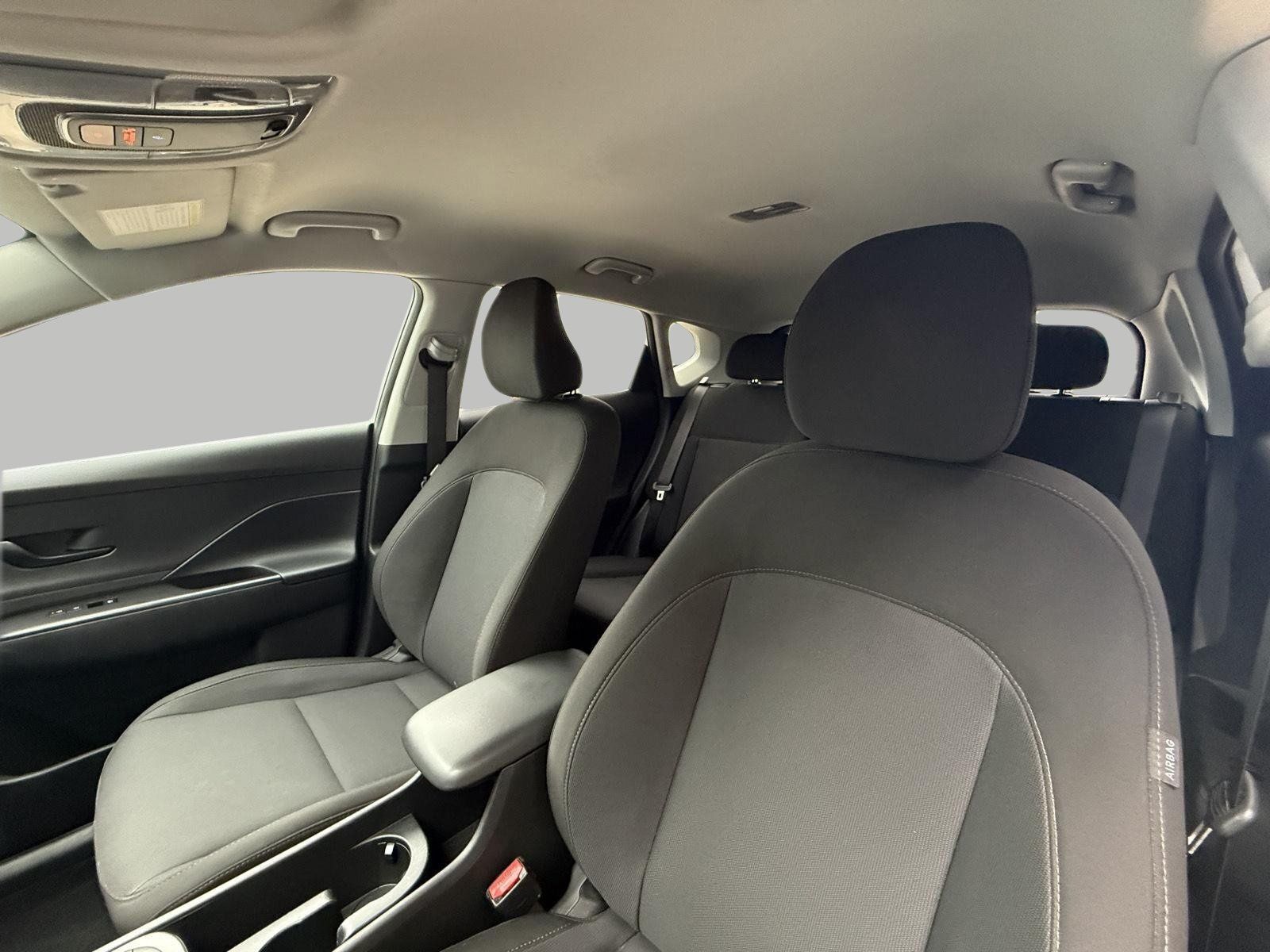 Used 2025 Hyundai Kona SEL AWD/4WD image 39