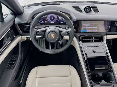New 2025 Porsche Panamera 4 image 25