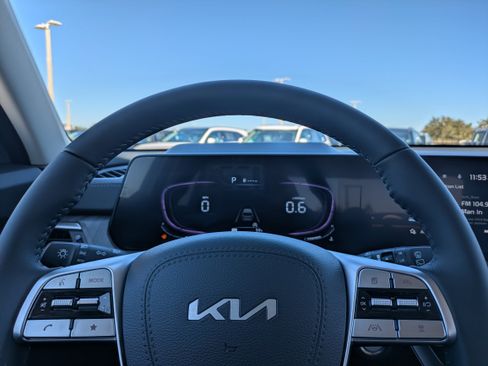 New 2025 Kia Telluride EX image 34
