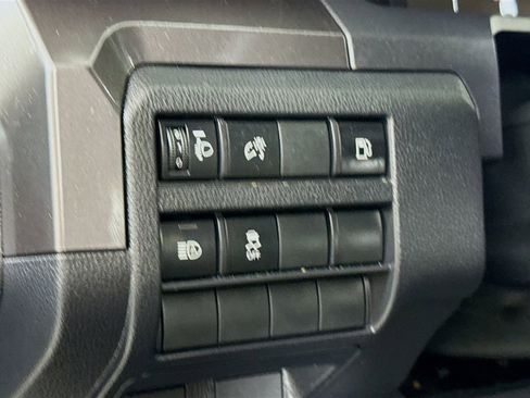 Certified 2025 Toyota 4Runner SR5 AWD/4WD image 18