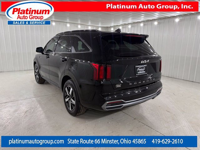 Used 2022 Kia Sorento S FWD image 3