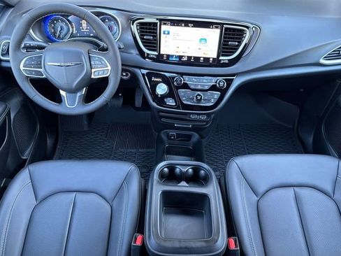 New 2025 Chrysler Voyager LX image 13