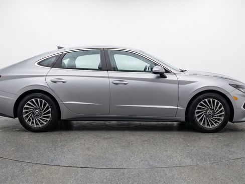 Used 2025 Hyundai Sonata SEL FWD image 11