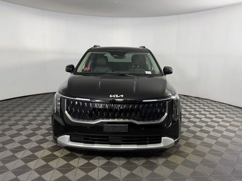 Used 2025 Kia Carnival EX FWD image 4