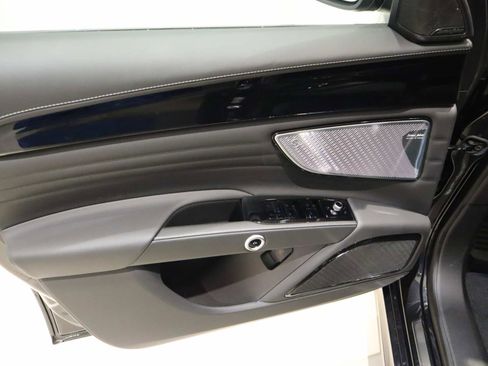 New 2025 Maserati Grecale Modena image 24