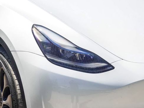 Used 2024 Tesla Model Y Performance AWD/4WD image 4