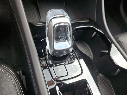 Used 2026 Volvo XC40 B5 Plus w/ Protection Package Premier AWD/4WD image 11
