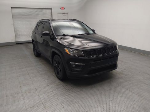 Used 2019 Jeep Compass Latitude FWD image 13