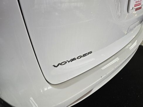 Used 2023 Chrysler Voyager LX FWD image 28