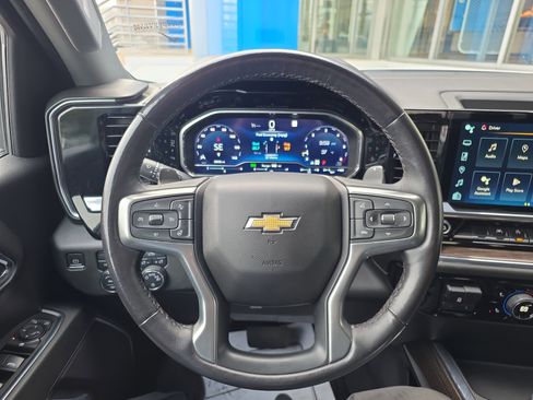 Used 2023 Chevrolet Silverado 1500 LT w/ Leather Package image 17