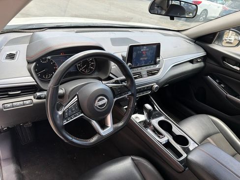 Used 2024 Nissan Altima 2.5 SR FWD image 7