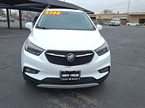 Used 2018 Buick Encore Essence image 3