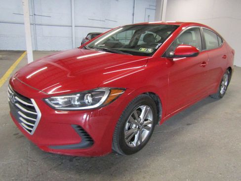 Used 2017 Hyundai Elantra SE w/ SE A/T Tech Package 03 FWD image 2