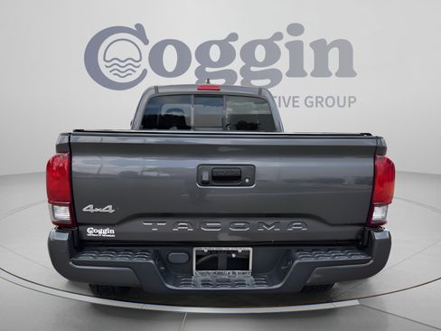 Used 2022 Toyota Tacoma SR w/ SR Convenience Package AWD/4WD image 4