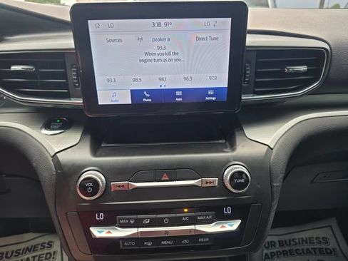 Used 2020 Ford Explorer XLT w/ Equipment Group 202A AWD/4WD image 21