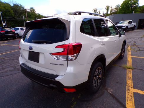 Used 2023 Subaru Forester Premium AWD/4WD image 11
