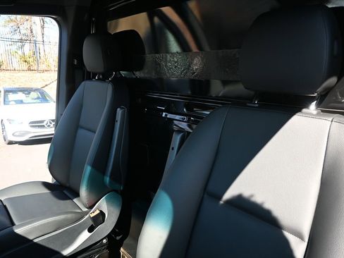 Used 2023 Mercedes-Benz Sprinter 4500 image 5