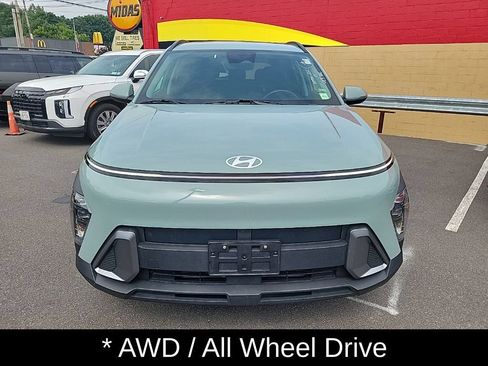 Certified 2025 Hyundai Kona SEL AWD/4WD image 9