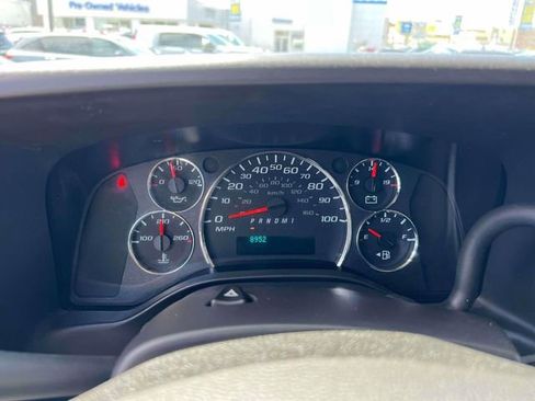Used 2024 GMC Savana 2500 w/ Driver Convenience Package RWD image 25