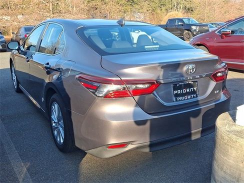 Used 2023 Toyota Camry LE image 8