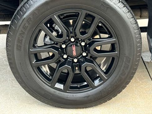 Used 2025 GMC Sierra 1500 Elevation w/ Preferred Package RWD image 10