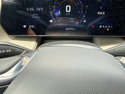 Used 2025 Chevrolet Equinox LT w/ Convenience Package II FWD image 10