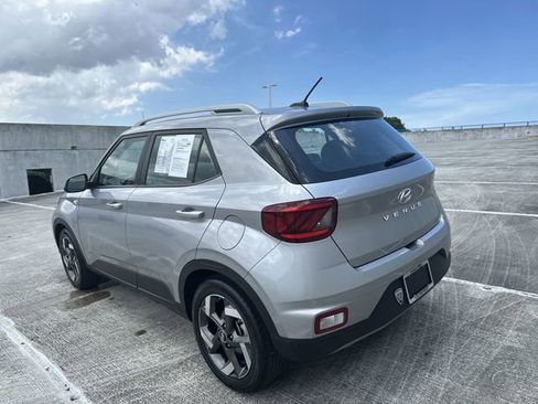 Used 2025 Hyundai Venue SEL FWD image 34