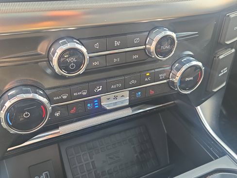 Certified 2022 Ford F150 Raptor w/ Equipment Group 801A High image 40