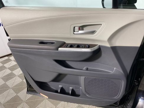 Used 2024 Toyota Sienna XLE image 23
