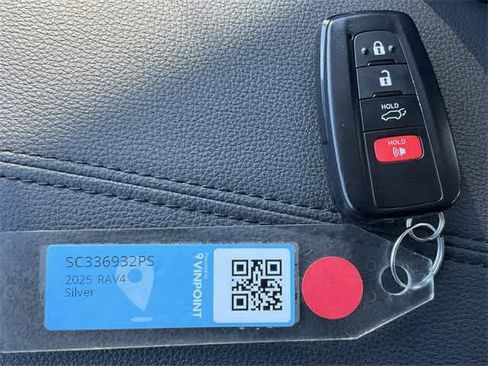 Used 2025 Toyota RAV4 XLE Premium image 28