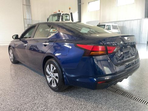 Used 2024 Nissan Altima 2.5 S FWD image 11