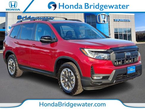 Used 2025 Honda Passport TrailSport image 1