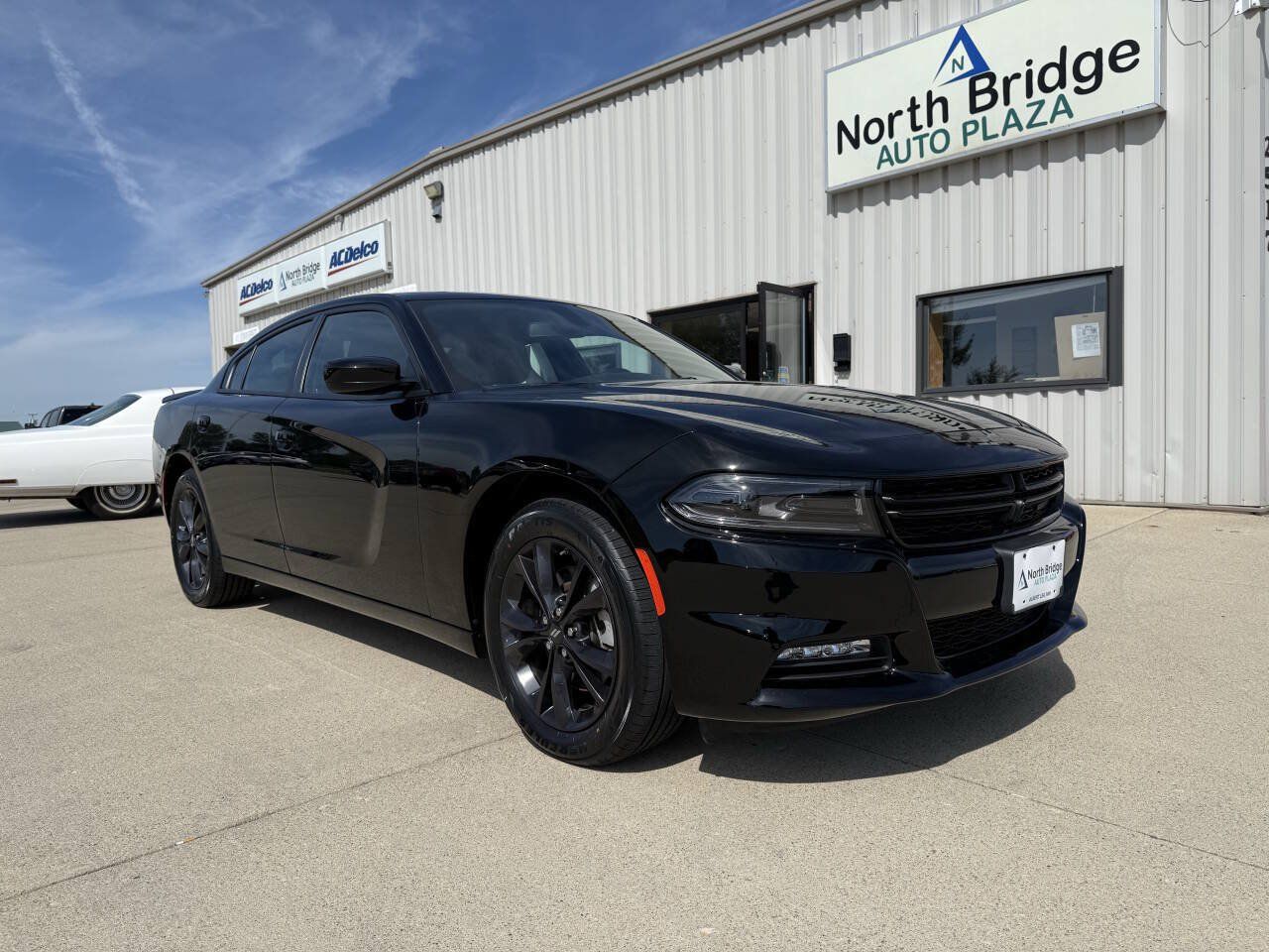 Used 2023 Dodge Charger SXT w/ Blacktop Package AWD/4WD image 1