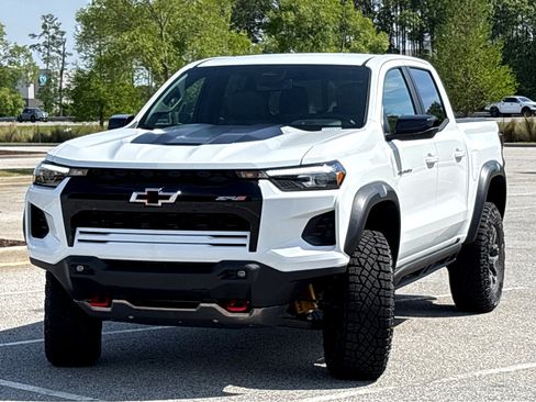 Used 2026 Chevrolet Colorado ZR2 image 3