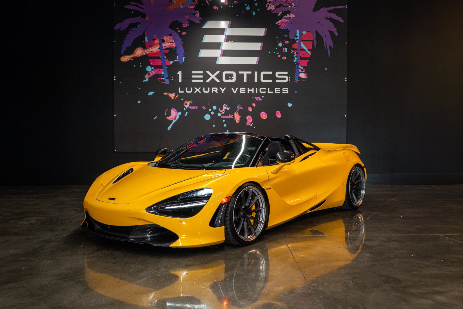 Used 2020 McLaren 720S Spider RWD image 3
