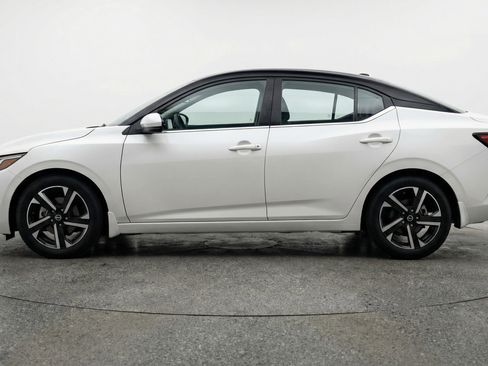 Used 2025 Nissan Sentra SV image 5