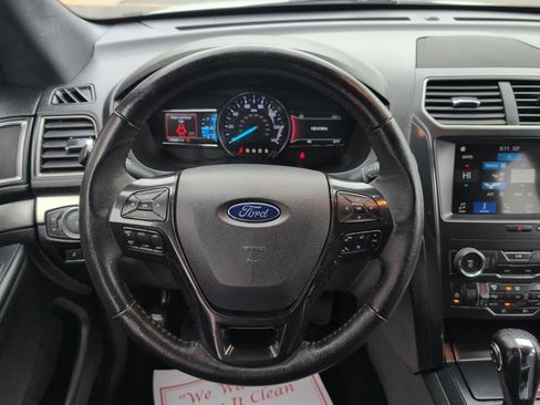 Used 2019 Ford Explorer XLT w/ Equipment Group 201A image 14