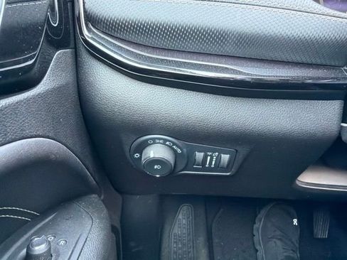 Used 2022 Jeep Compass Latitude w/ Convenience Group AWD/4WD image 18