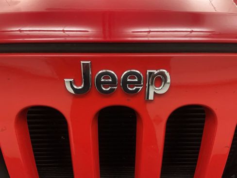 Used 2018 Jeep Wrangler Unlimited Sport S AWD/4WD image 22