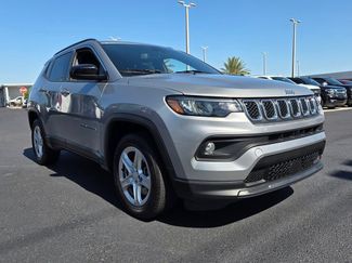 Used 2024 Jeep Compass Latitude AWD/4WD video 1