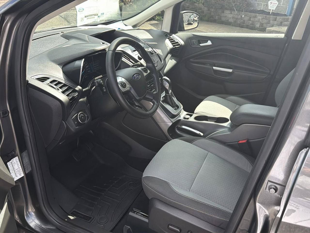 Used 2018 Ford C-MAX SE w/ Cold Weather Package FWD image 18