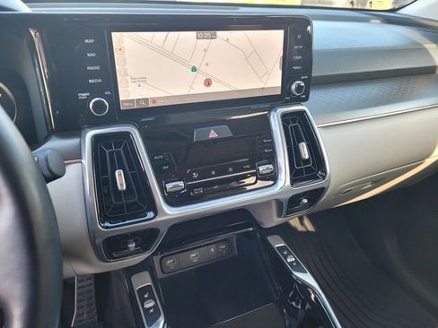 Used 2023 Kia Sorento SX Prestige w/ Panoramic Sunroof Package image 22