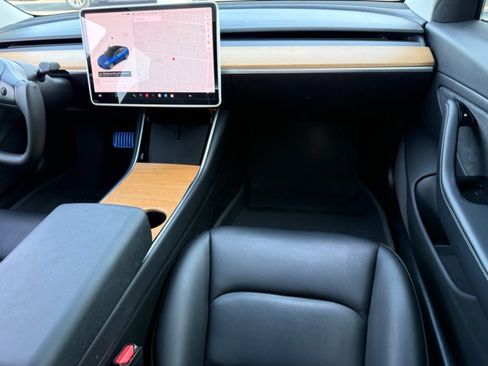 Used 2018 Tesla Model 3 Long Range image 22