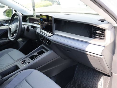 New 2026 Volkswagen Tiguan SE AWD/4WD image 12