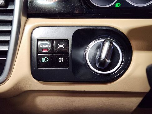 Used 2019 Porsche Cayenne image 42